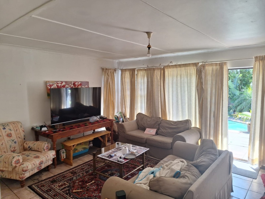 6 Bedroom Property for Sale in Gonubie Eastern Cape